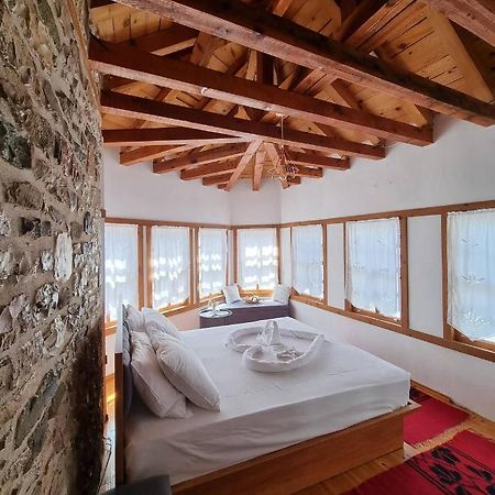 The Heart Of The Bazaar Guest House Gjirokastër Exteriör bild