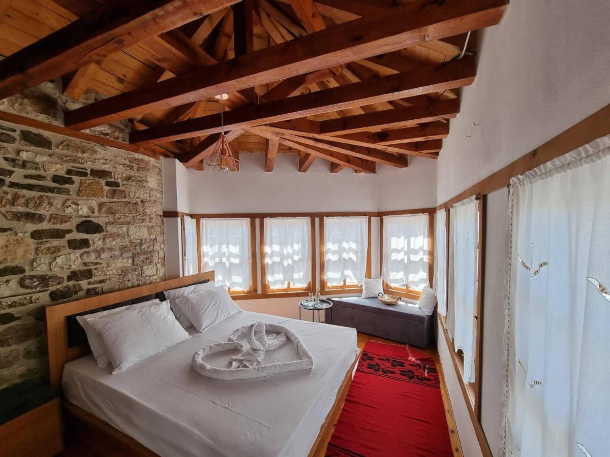 The Heart Of The Bazaar Guest House Gjirokastër Exteriör bild