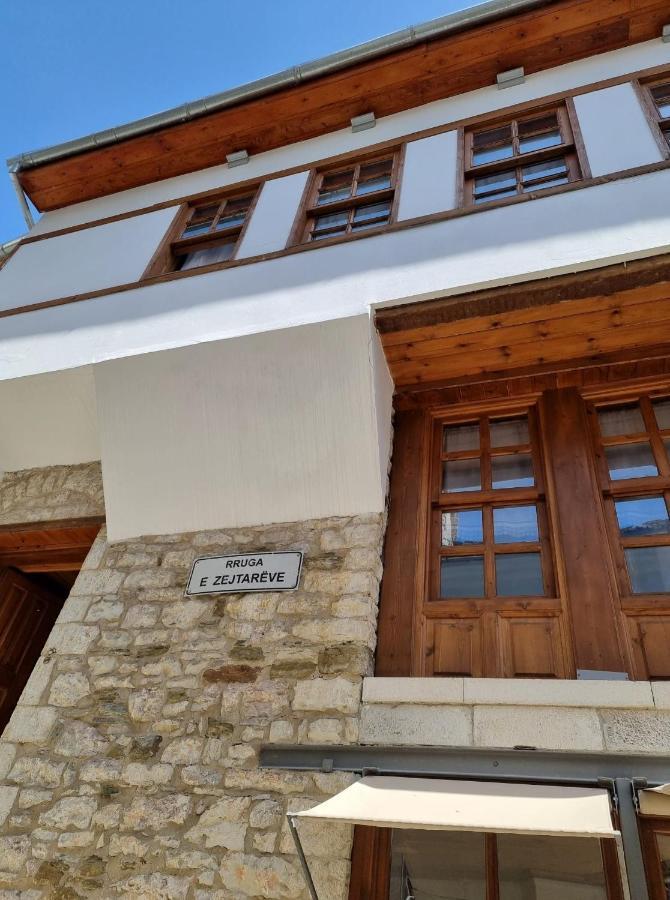 The Heart Of The Bazaar Guest House Gjirokastër Exteriör bild