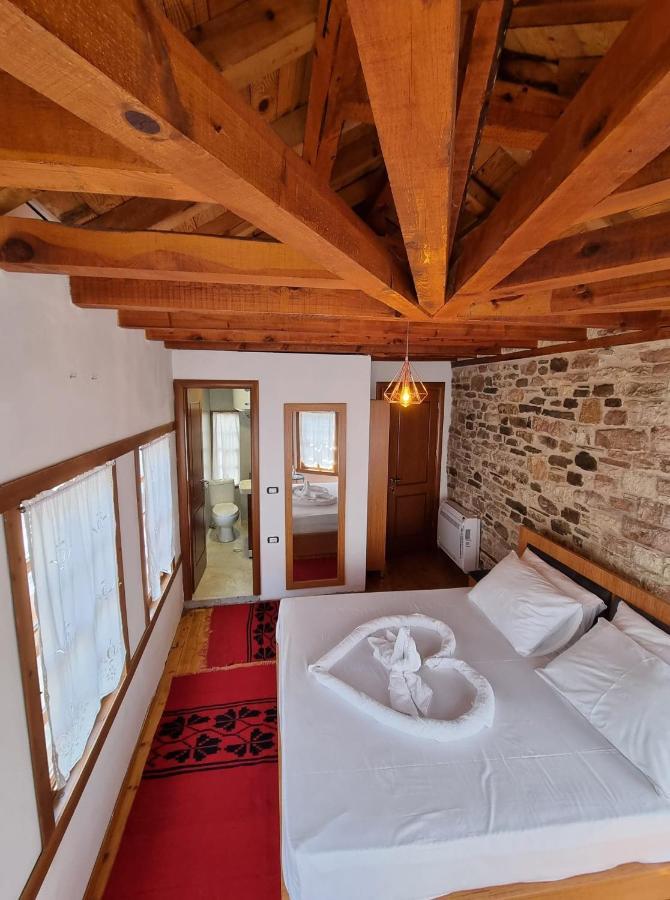 The Heart Of The Bazaar Guest House Gjirokastër Exteriör bild