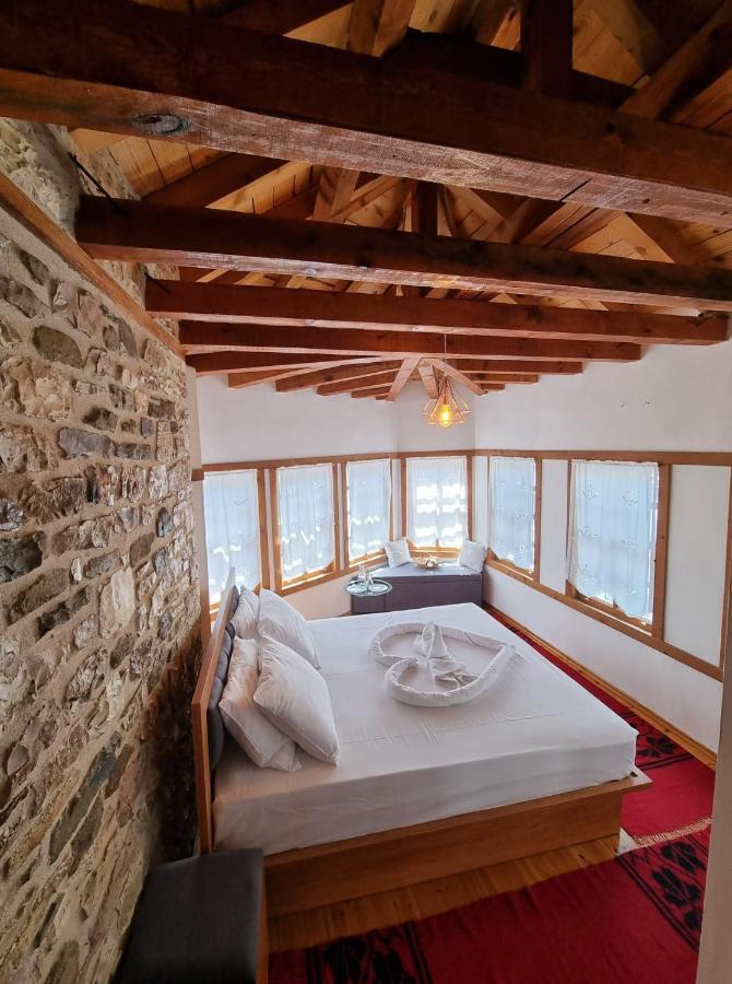 The Heart Of The Bazaar Guest House Gjirokastër Exteriör bild
